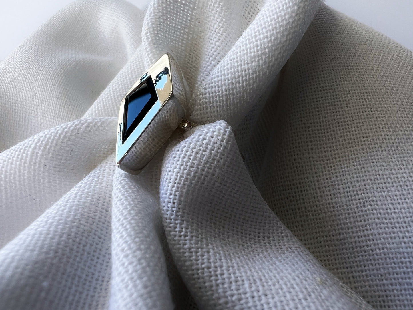 ASYMMETRIC KITE 1 / Silver Ring (adjustable) with Black Spinel