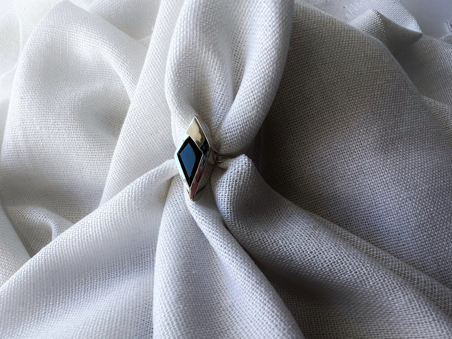 ASYMMETRIC KITE 1 / Silver Ring (adjustable) with Black Spinel