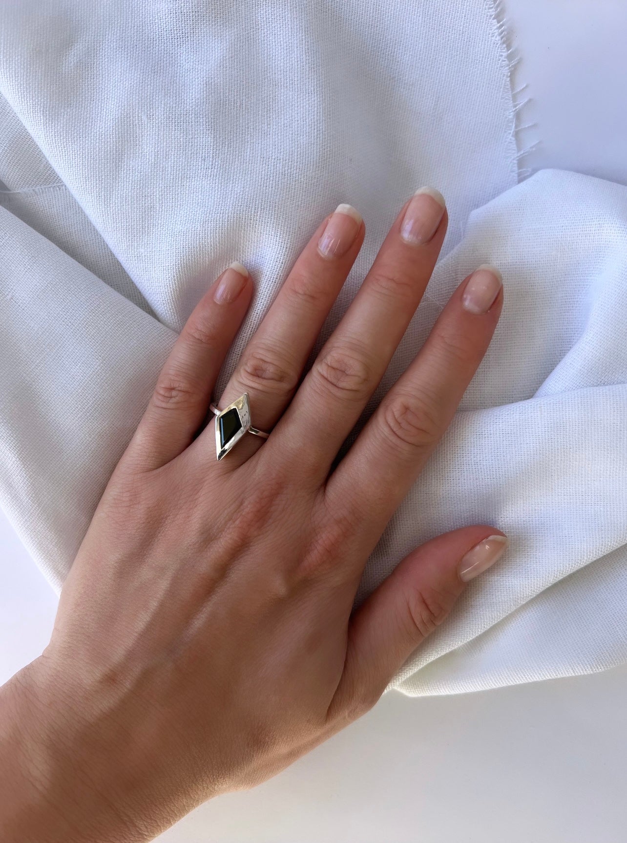 ASYMMETRIC KITE 1 / Silver Ring (adjustable) with Black Spinel