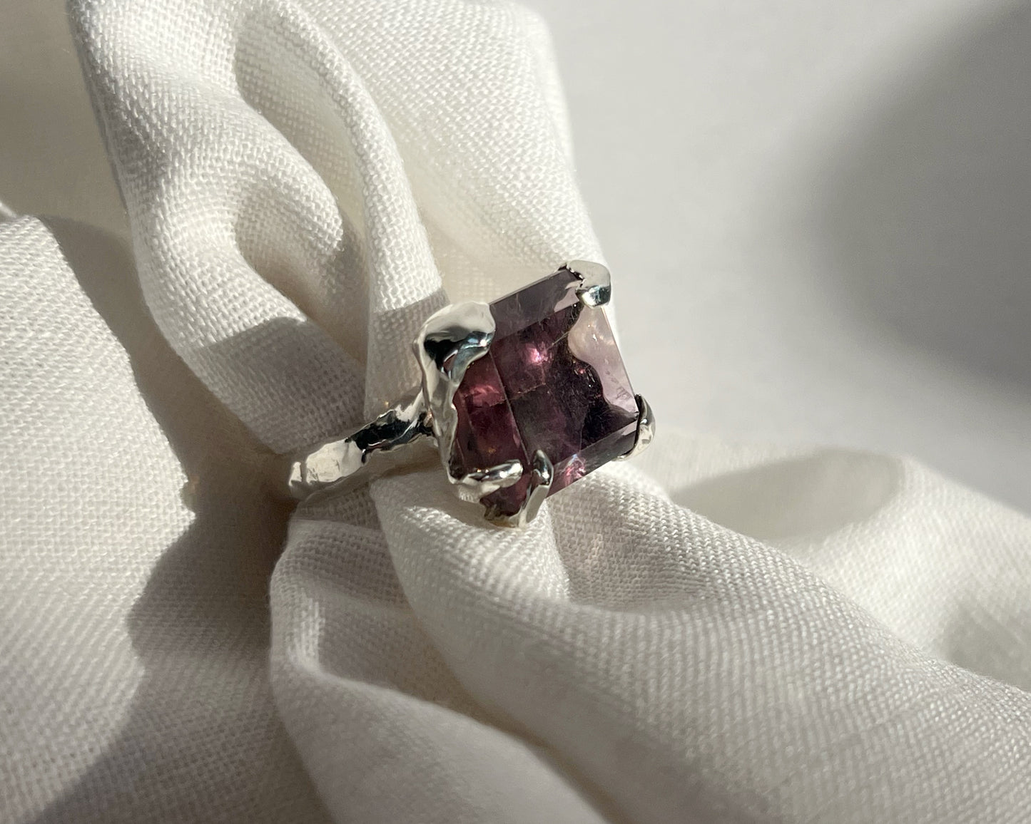 QUEEN OF EXTRA / Ring in Silver & Big Ametrine