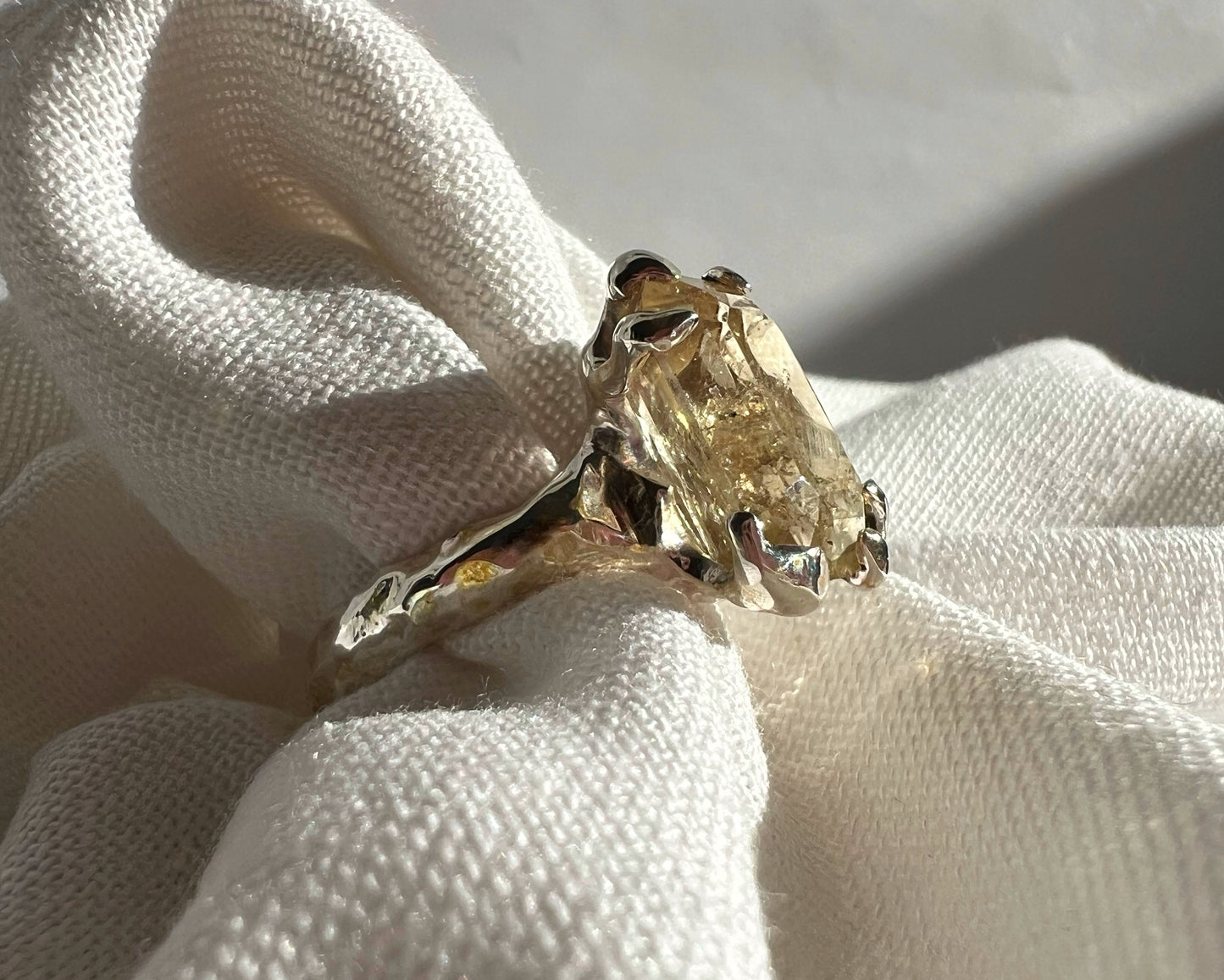 HER HIGHNESS / Ring in Silver & Big Citrine