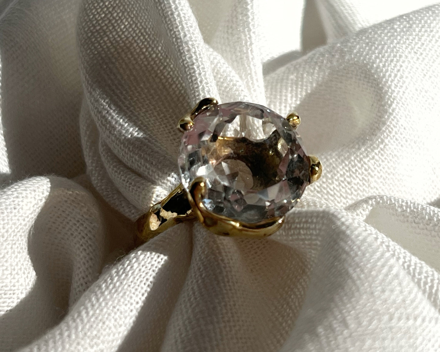 KISS MY RING / Ring in Gold & Big Clear Quartz