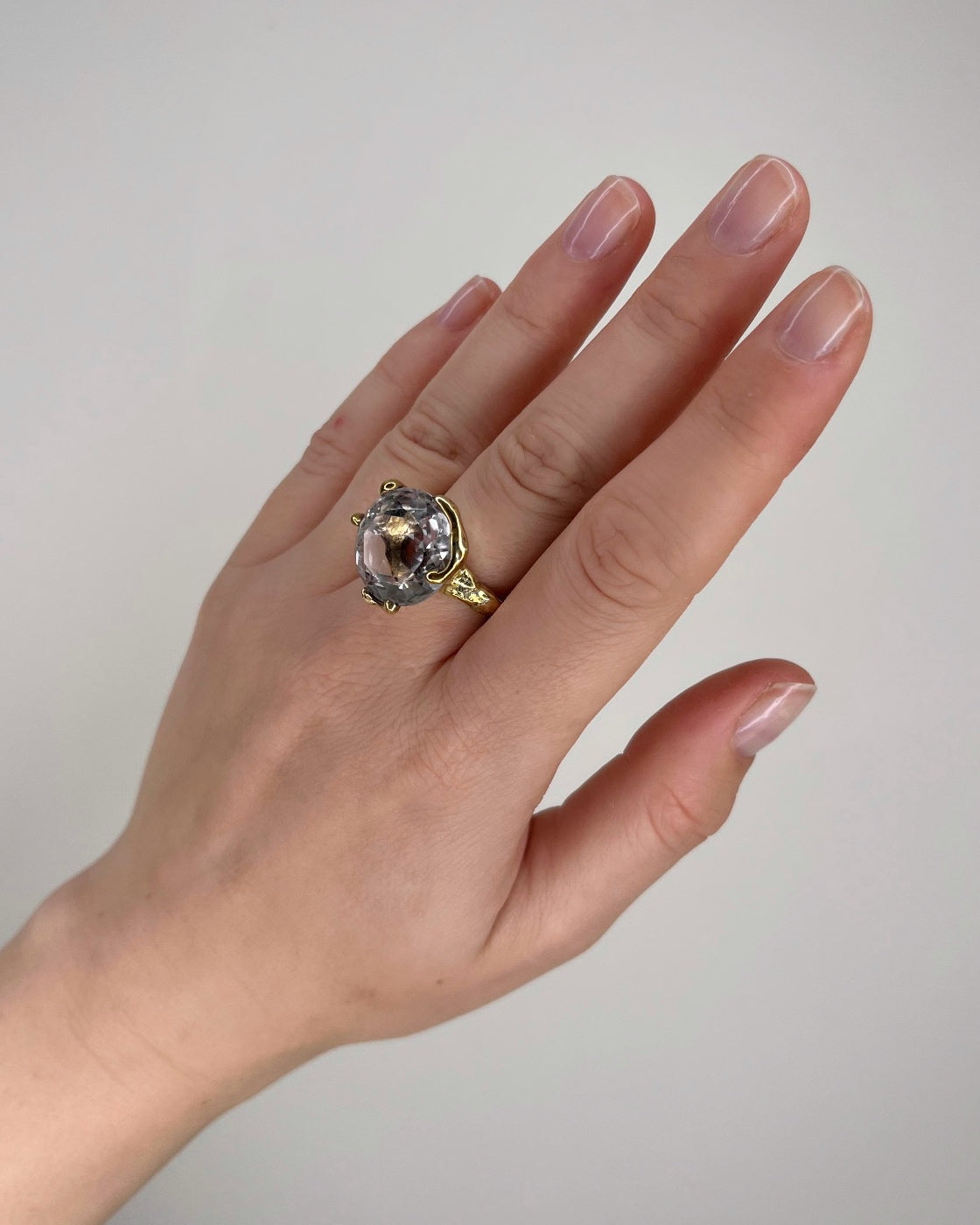 KISS MY RING / Ring in Gold & Big Clear Quartz