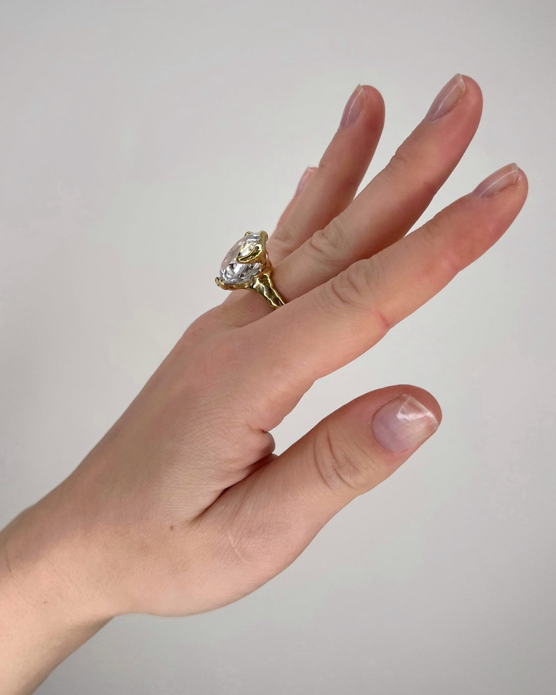 KISS MY RING / Ring in Gold & Big Clear Quartz