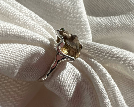 MAJESTY MOOD / Ring in Silver & Smoky Quartz