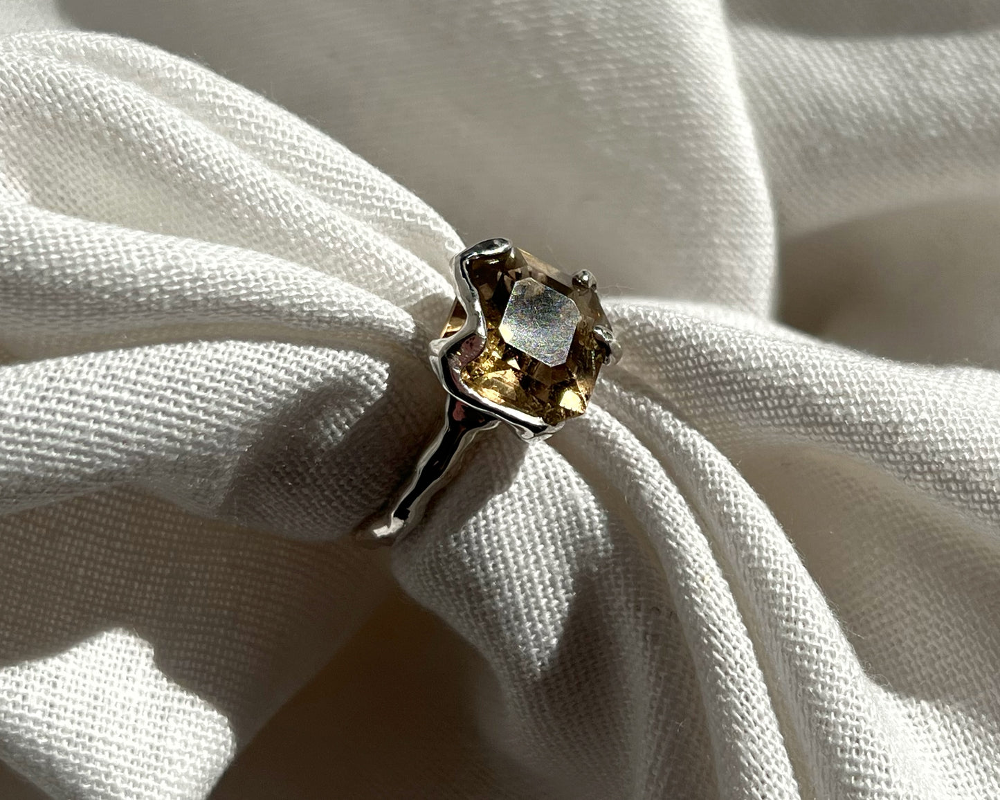 MAJESTY MOOD / Ring in Silver & Smoky Quartz