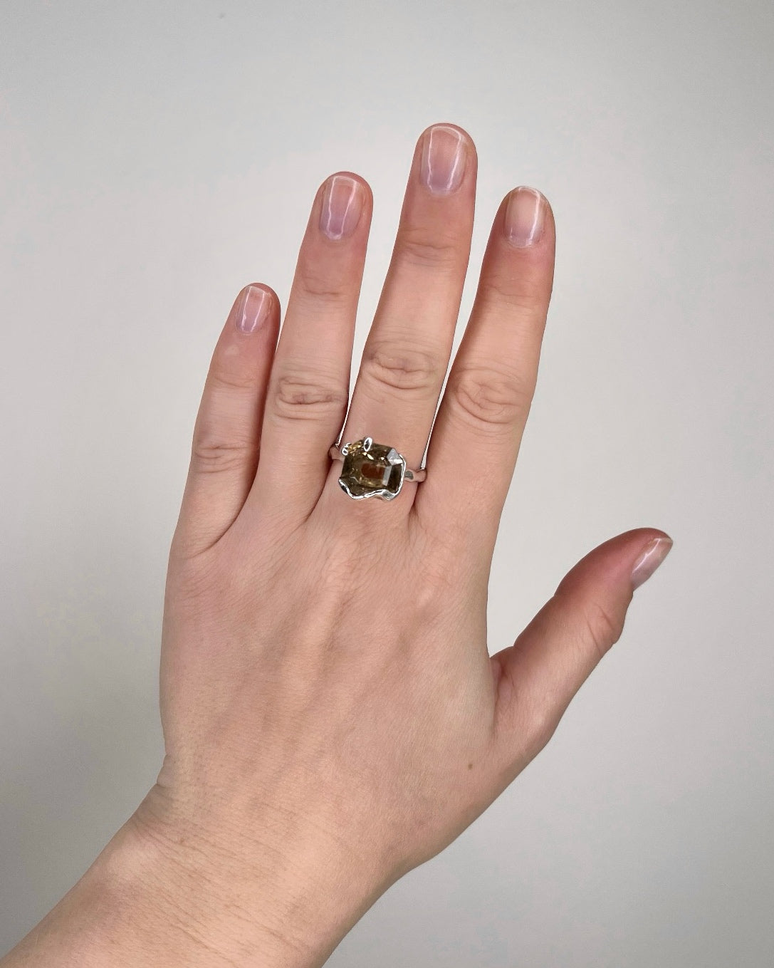 MAJESTY MOOD / Ring in Silver & Smoky Quartz