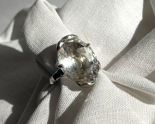 QUEEN STATUS / Ring in Silver & Big Clear Quartz