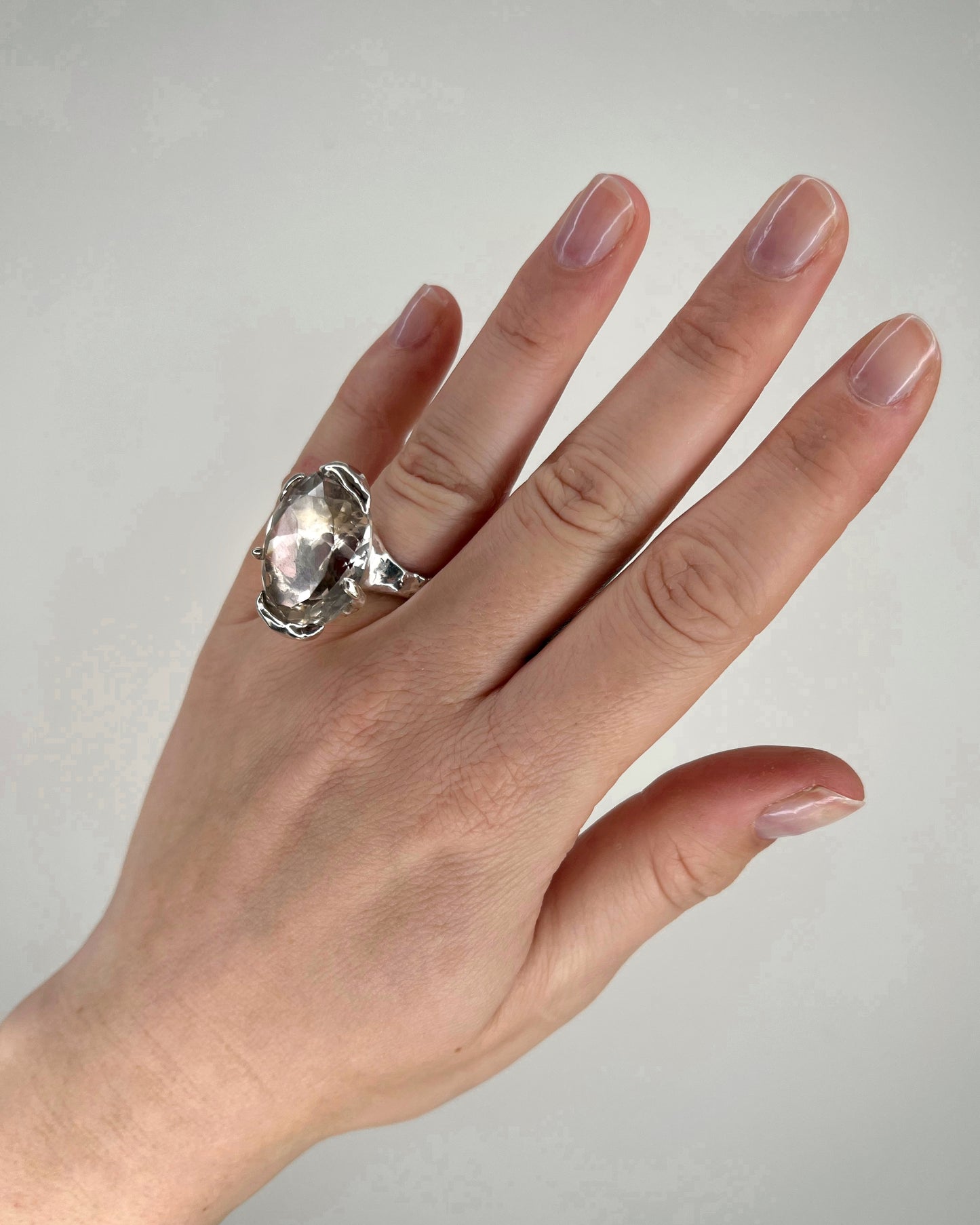 QUEEN STATUS / Ring in Silver & Big Clear Quartz