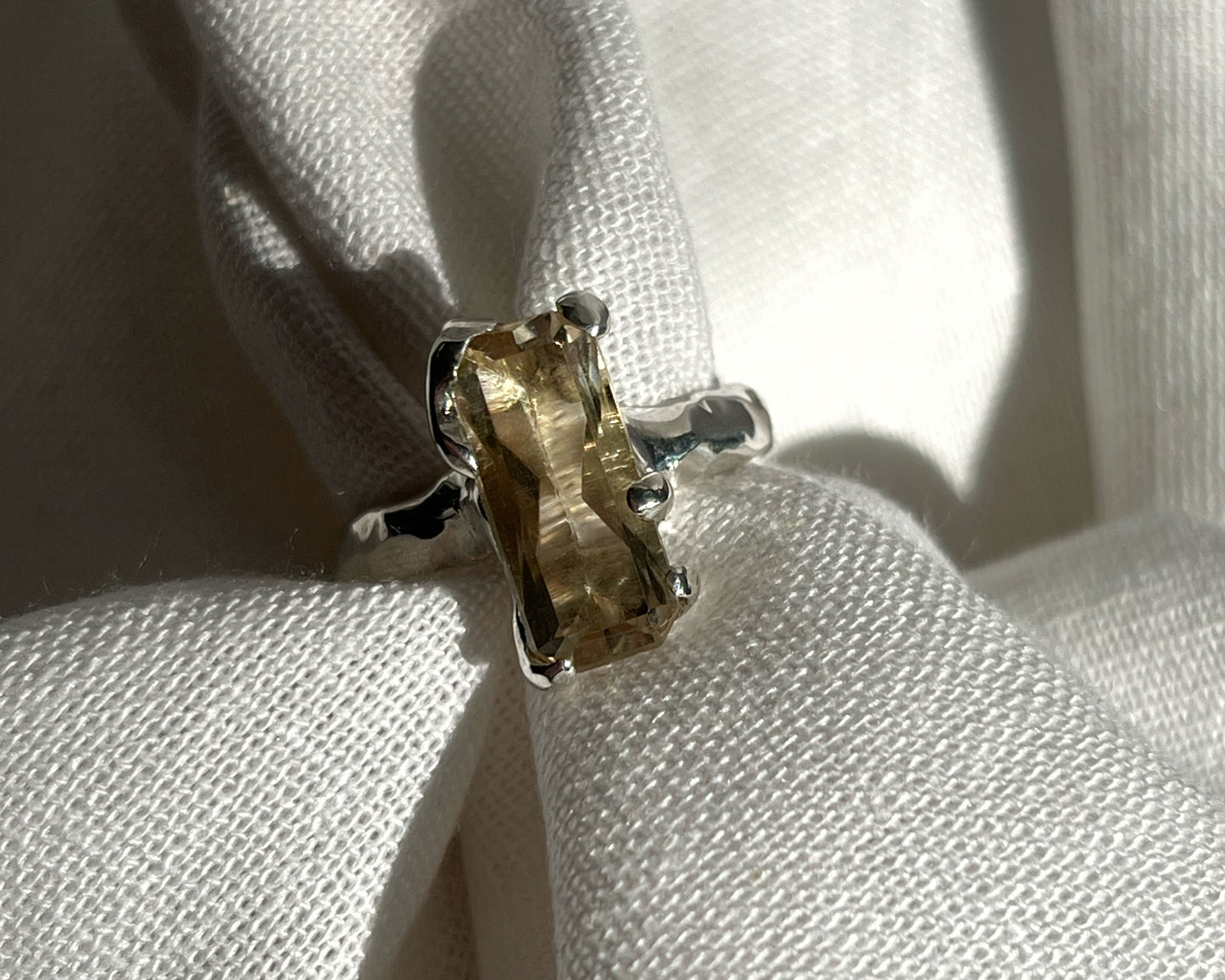 ROYAL ON ARRIVAL / Ring in Silver & Citrine