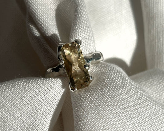 ROYAL ON ARRIVAL / Ring in Silver & Citrine