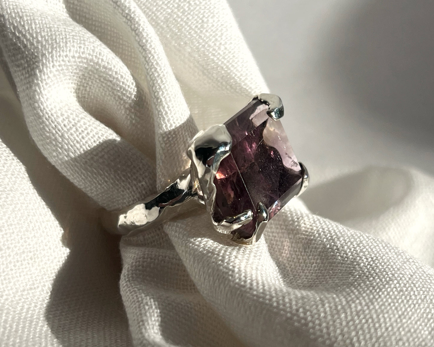 QUEEN OF EXTRA / Ring in Silver & Big Ametrine