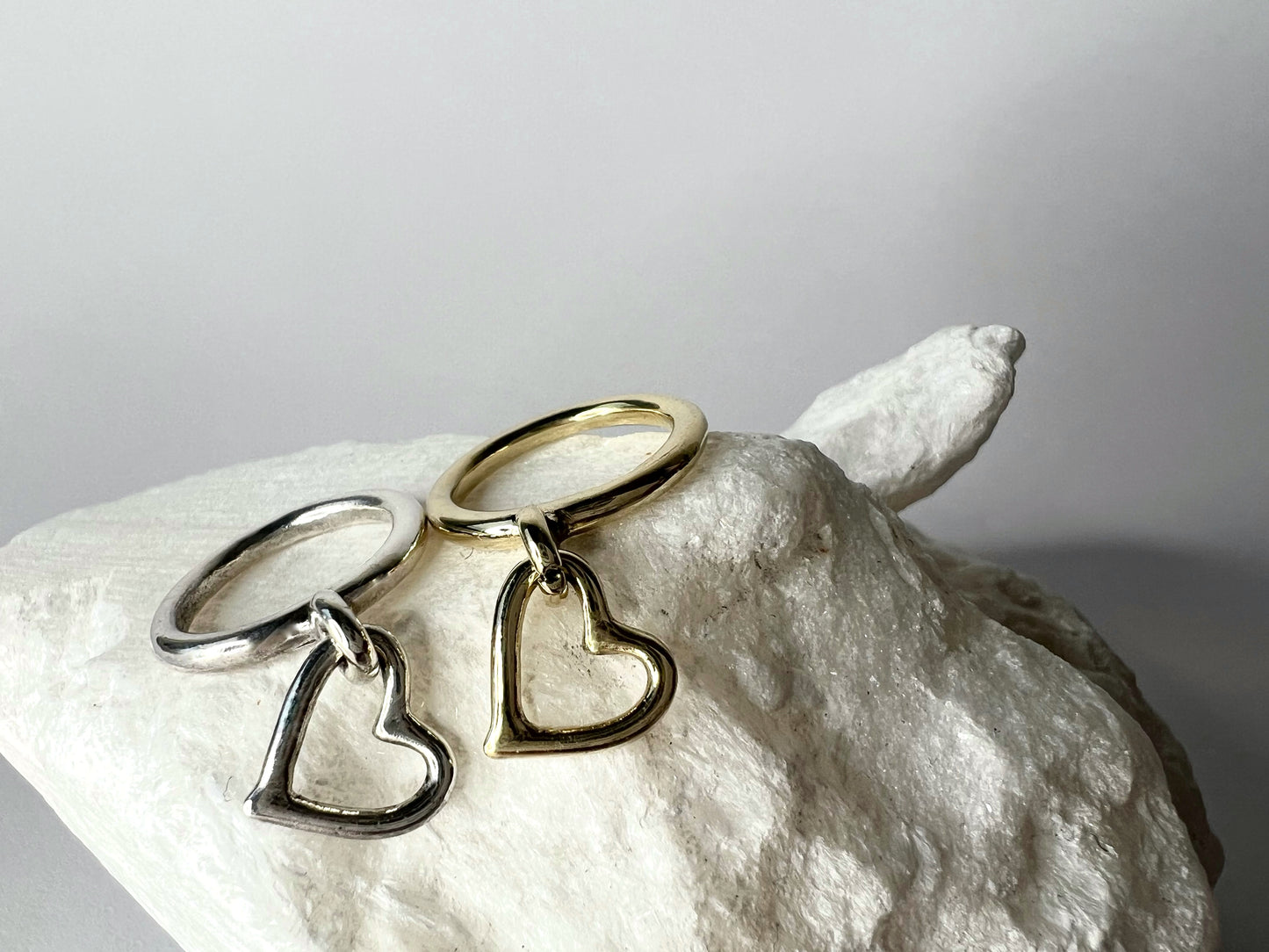 JUMPING HEART / Ring in Silver or Gold